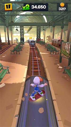 地铁跑酷滑板英雄手机版3