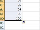 Excel怎么拉出1至100 一填一拖就搞定